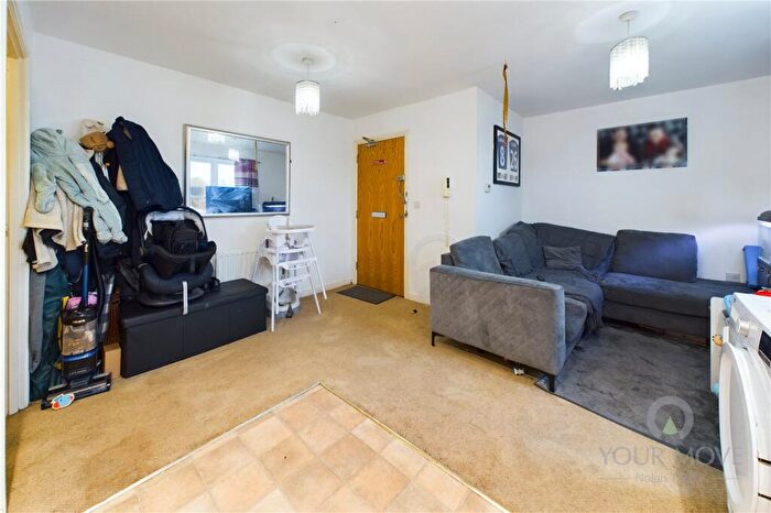 2 Bedroom Flat For Sale In Cotton Court, Northampton, NN4