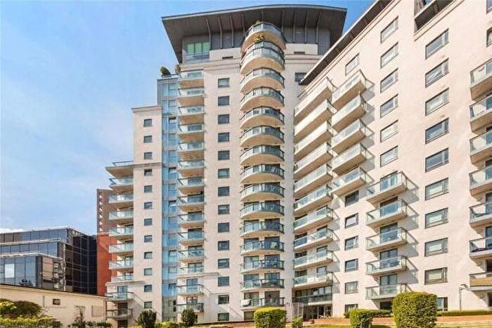 2 Bedroom Flat To Rent In City Tower, Limeharbour, Canary Wharf, Crossharbour, South Quay, London, E14