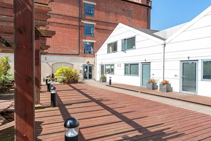 2 Bedroom Flat For Sale In St. Stephens Square, Norwich, NR1