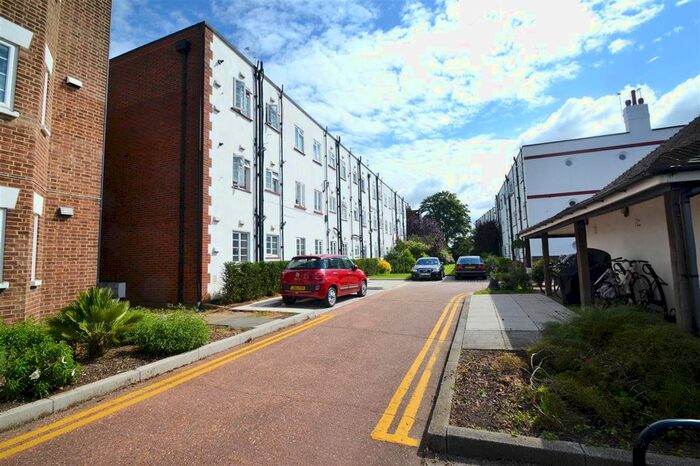 1 Bedroom Flat To Rent In Merton Mansions, Bushey Road, Raynes Park, SW20