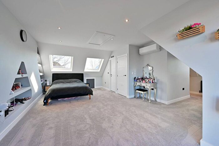 6 Bedroom Semi-Detached House For Sale In Holland Avenue, Wimbledon Common, London, SW20