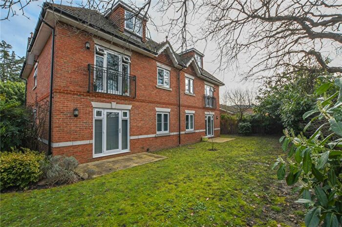 2 Bedroom Flat For Sale In Reading Road, Winnersh, Wokingham, Berkshire, RG41