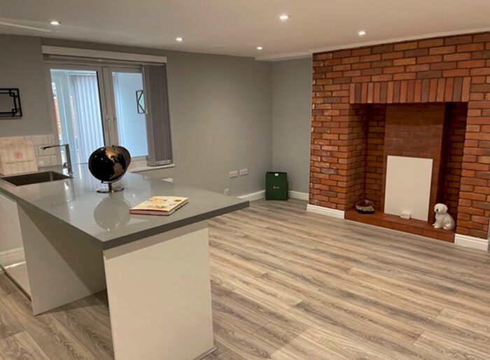 2 Bedroom Flat To Rent In Austhorpe Road, Crossgates, Leeds, LS15