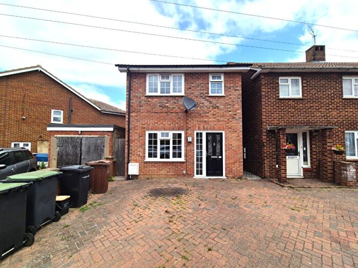 3 Bedroom Detached House To Rent In Barr Road, Gravesend, Kent, DA12