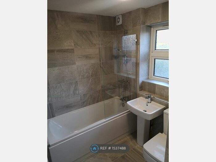 1 Bedroom Flat To Rent In Athelstan Walk North, Welwyn Garden City, AL7