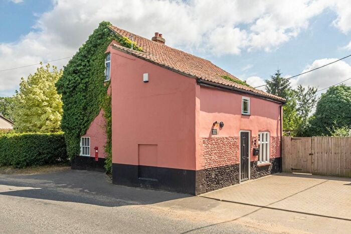 4 Bedroom Detached House For Sale In Hackford, Close To Wicklewood School, NR18