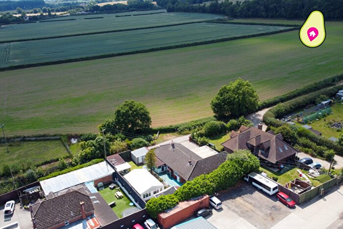 3 Bedroom Detached Bungalow For Sale In Clay Lane, Beenham, RG7