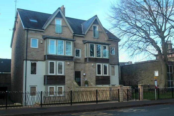 3 Bedroom Flat To Rent In Queen Parade, Harrogate HG1
