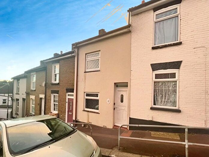 2 Bedroom Terraced House To Rent In Whitehorse Hill, Chatham, Kent, ME5