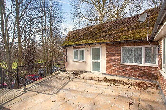 4 Bedroom Flat To Rent In Hales Drive, Canterbury, Kent, CT2