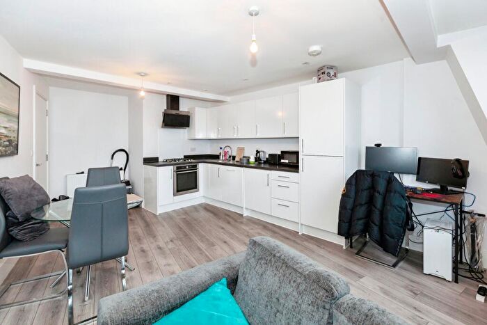 1 Bedroom Flat For Sale In High Street, Slough, SL1