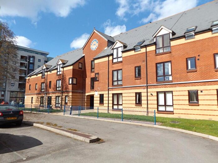 2 Bedroom Flat To Rent In Tasman Court, Southampton, Hampshire, SO14