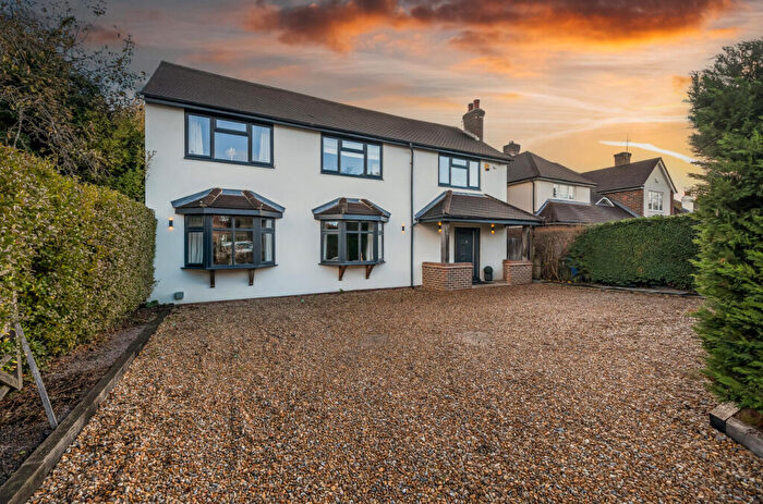 4 Bedroom Detached House For Sale In Ashley Road, Farnborough, Hampshire, GU14