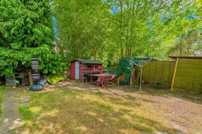 3 Bedroom Flat To Rent In Cressingham Road, Edgware, HA8