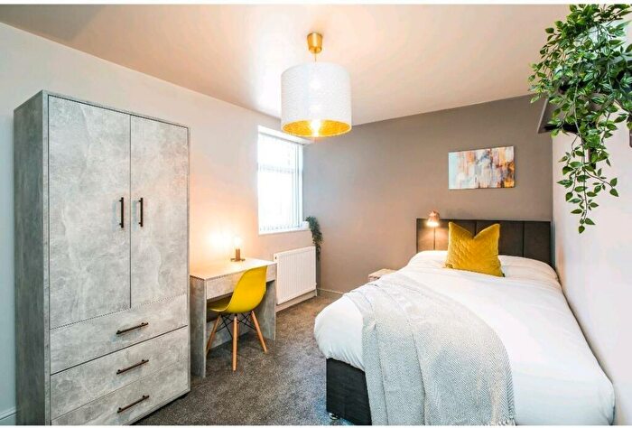 1 Bedroom House To Rent In Rochdale Road, Greetland, Halifax, HX4