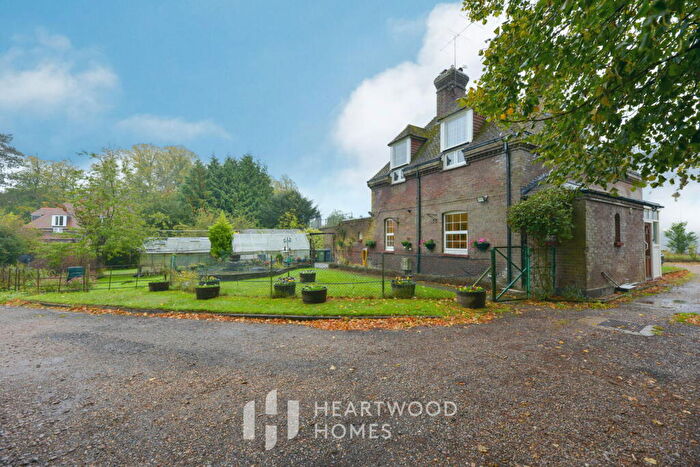 3 Bedroom Detached House For Sale In Gardeners Cottage, Batchwood Hall, St. Albans, AL3