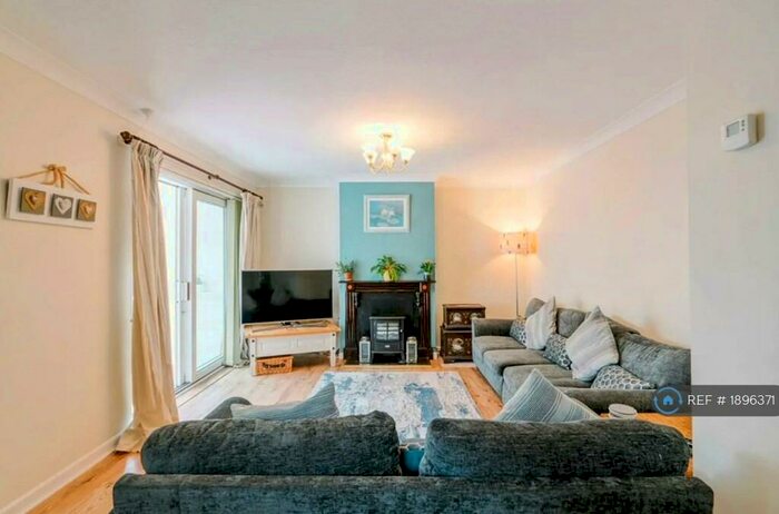 3 Bedroom Semi-Detached House To Rent In Velator Drive, Velator, Braunton, EX33