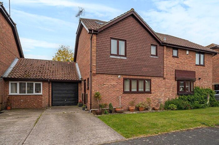 4 Bedroom Semi-Detached House To Rent In Fordwich Place, Sandwich, Kent, CT13