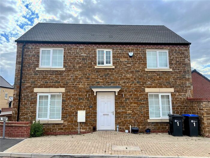 4 Bedroom Detached House To Rent In Green Drake Way, Northampton, NN4