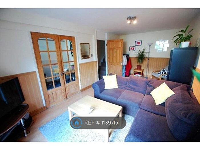 2 Bedroom Maisonette To Rent In Handa Walk, London, N1