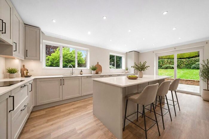 5 Bedroom Detached House To Rent In Cedar Drive, Fetcham, Surrey, KT22