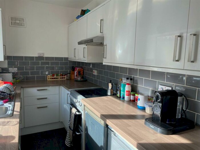 5 Bedroom Terraced House To Rent In Heavygate Road, Sheffield, S10