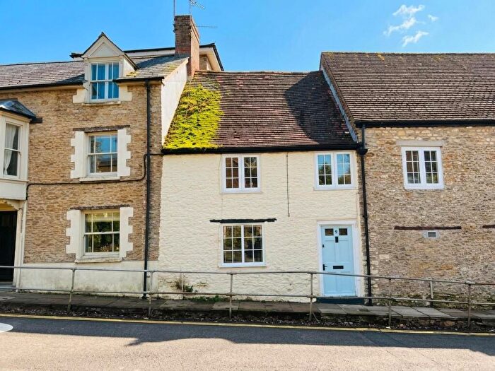 2 Bedroom Terraced House For Sale In North Street, Wincanton, BA9