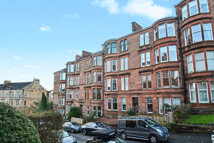2 Bedroom Flat To Rent In / Grantley Gardens, Shawlands, Glasgow, G41