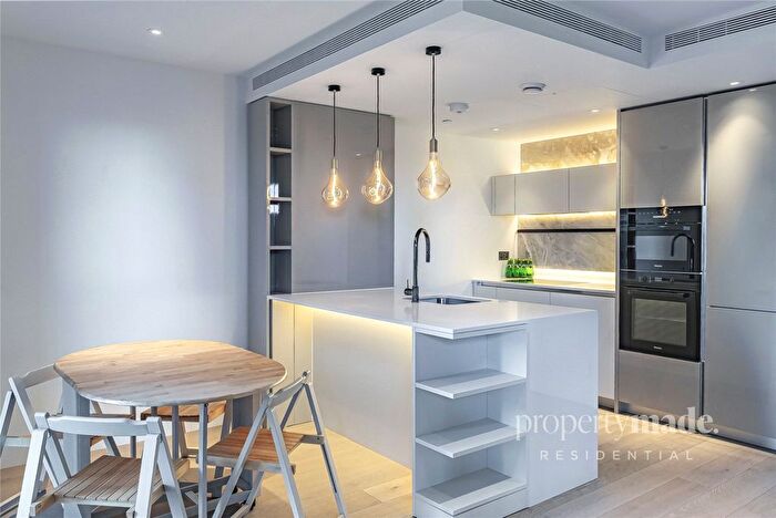 1 Bedroom Flat For Sale In Parkside Apartments, Cascade Way, London, W12