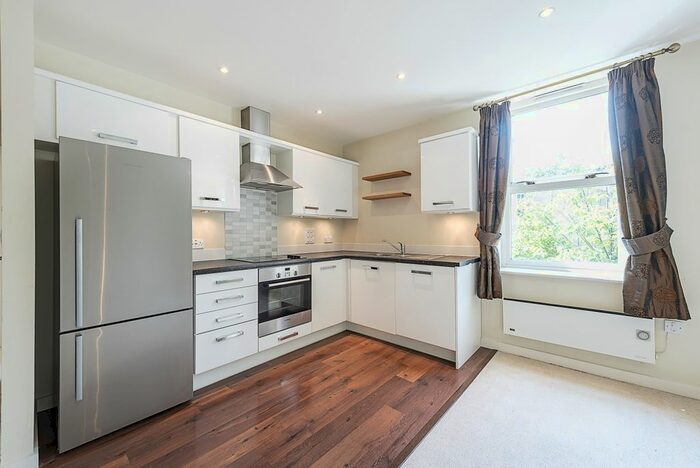 1 Bedroom Flat To Rent In Woodford Road, Watford, WD17
