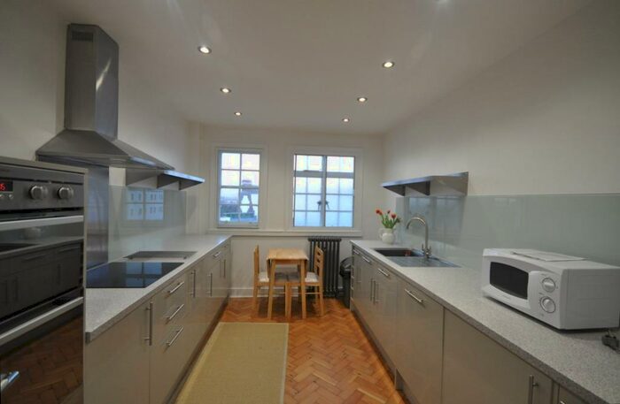 2 Bedroom Flat To Rent In Baker Street, Marylebone, NW1