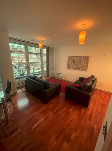 2 Bedroom Apartment To Rent In Leftbank, Spinningfields, Manchester, M3