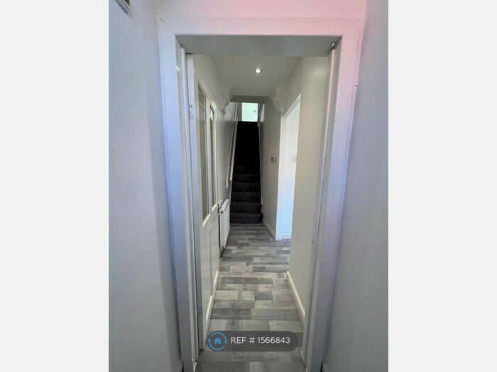 3 Bedroom Terraced House To Rent In Mere Avenue, Salford, M6