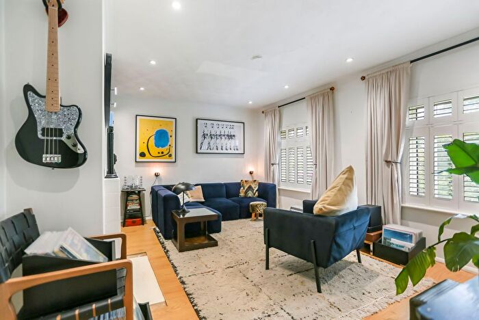 2 Bedroom Flat To Rent In Hardwick Way, Hove, BN3