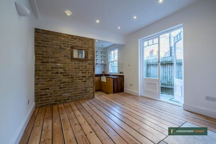 2 Bedroom Flat To Rent In Adelaide Grove, Shepherds Bush, London, W12