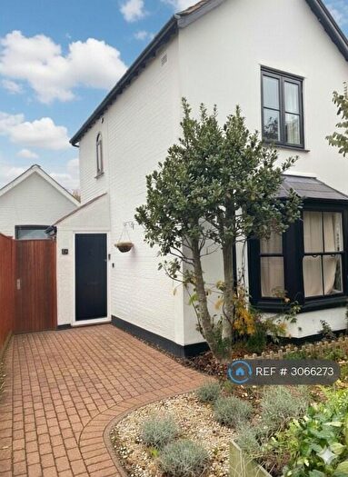 2 Bedroom Detached House To Rent In Albert Road, Epsom, KT17