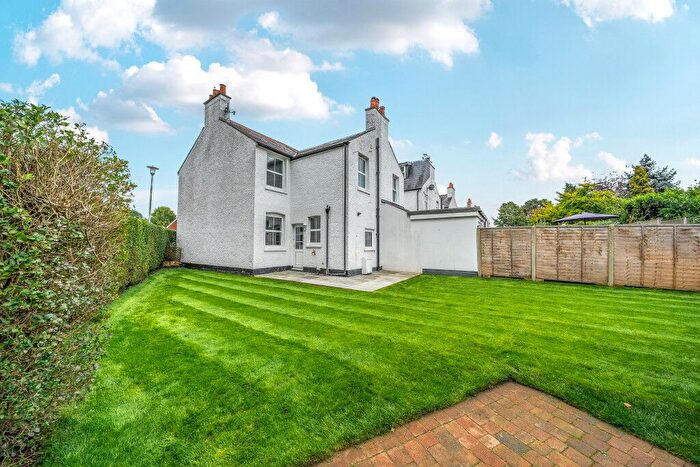 2 Bedroom End Terrace House For Sale In Pinewood Close, Gerrards Cross, Buckinghamshire, SL9
