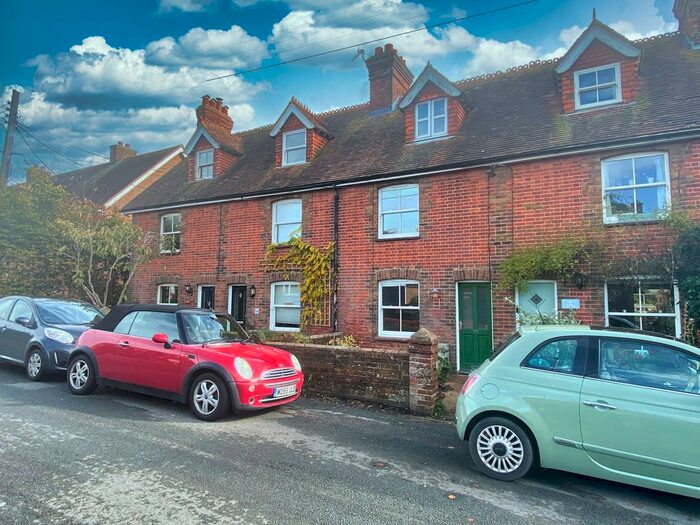 2 Bedroom Cottage To Rent In New Road, Ridgewood, Uckfield, TN22