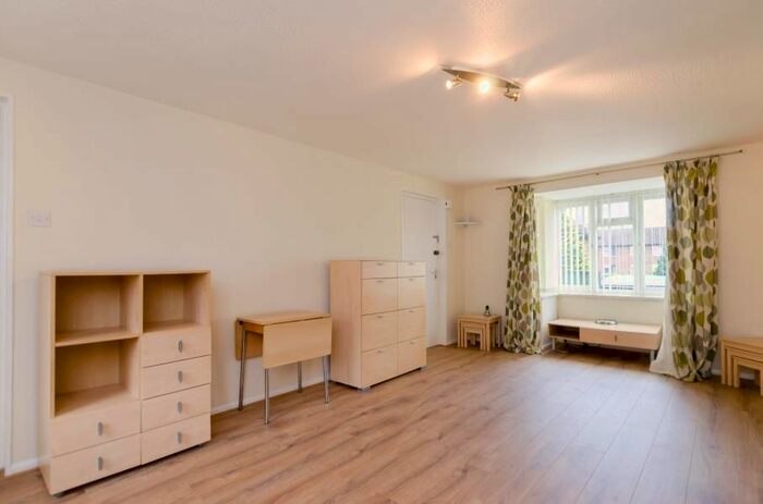 Studio To Rent In Pinfold Court, Clifton, York, YO30