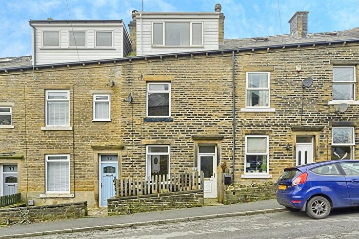 3 Bedroom Terraced House For Sale In Oxford Street, Sowerby Bridge, HX6