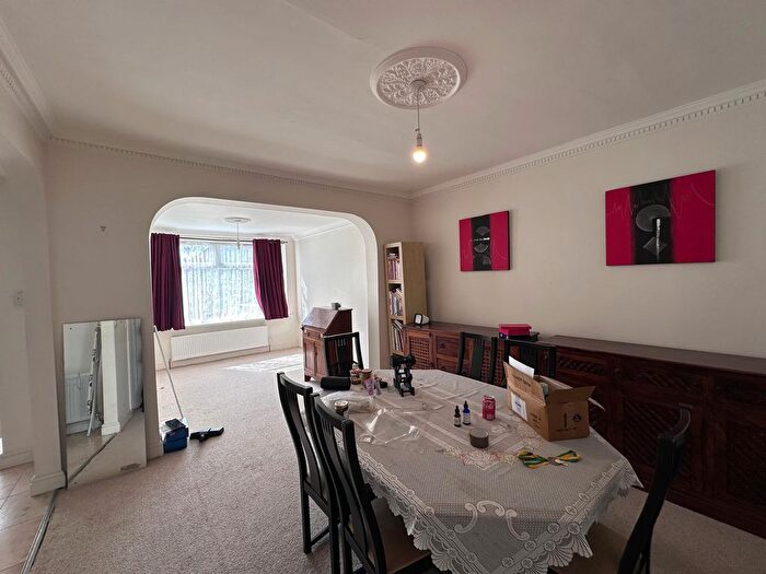 4 Bedroom Semi-Detached House To Rent In Blenheim Road, Harrow, Greater London, HA2