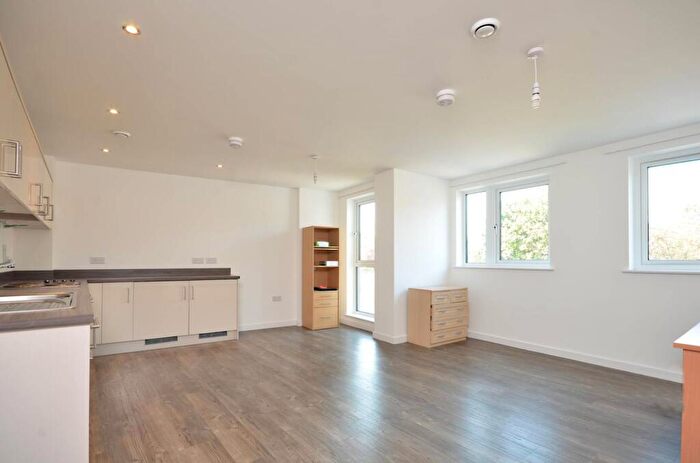 1 Bedroom Flat To Rent In Bradfield Close, Woking, GU22