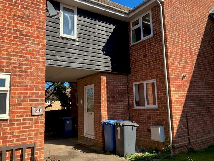 2 Bedroom Flat To Rent In Kedington Court, Acton, Sudbury, CO10