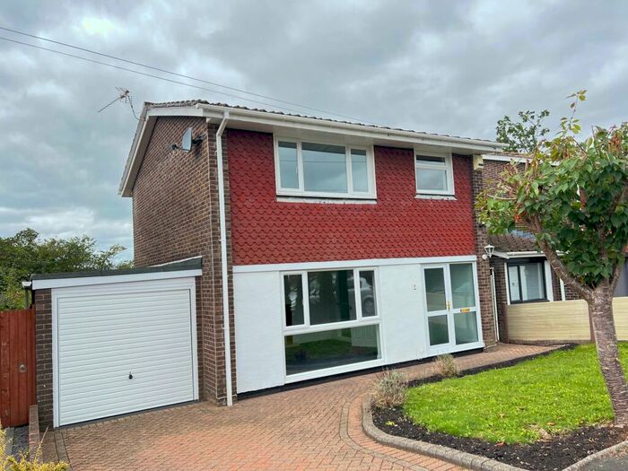 3 Bedroom Detached House To Rent In Roberts Close, Rogerstone, NP10