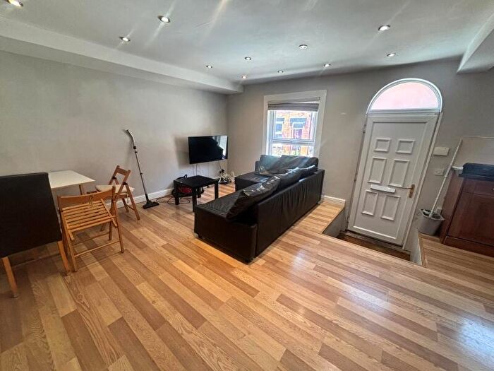 4 Bedroom Terraced House To Rent In Quarry Place, Woodhouse, Leeds, LS6