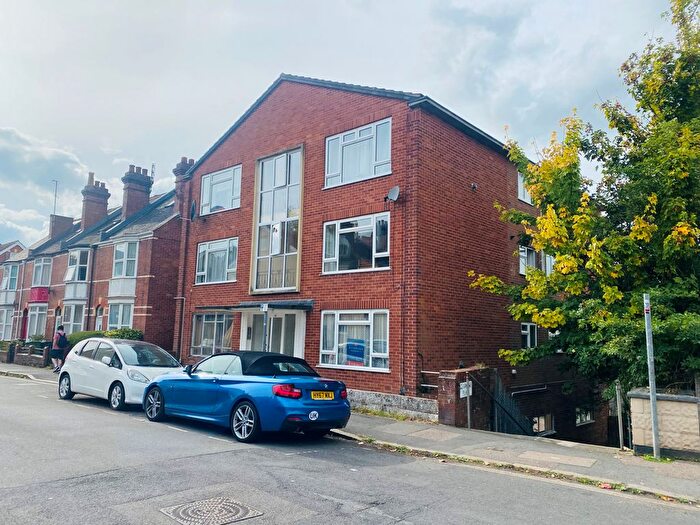 2 Bedroom Flat For Sale In Flat E, Well Street, EX4