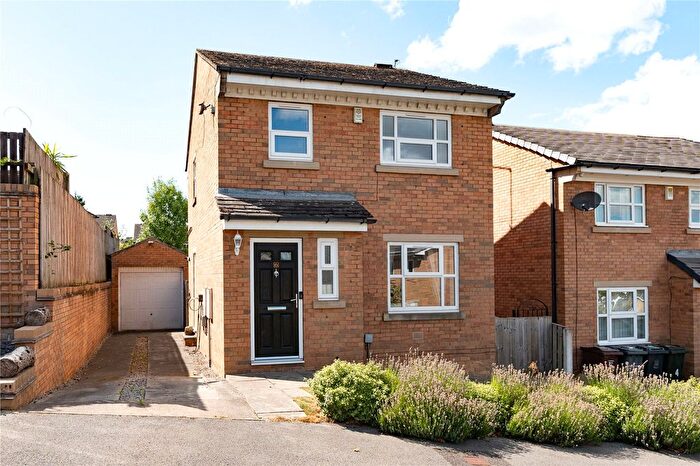 3 Bedroom Detached House For Sale In Roundhead Fold, Apperley Bridge, BD10
