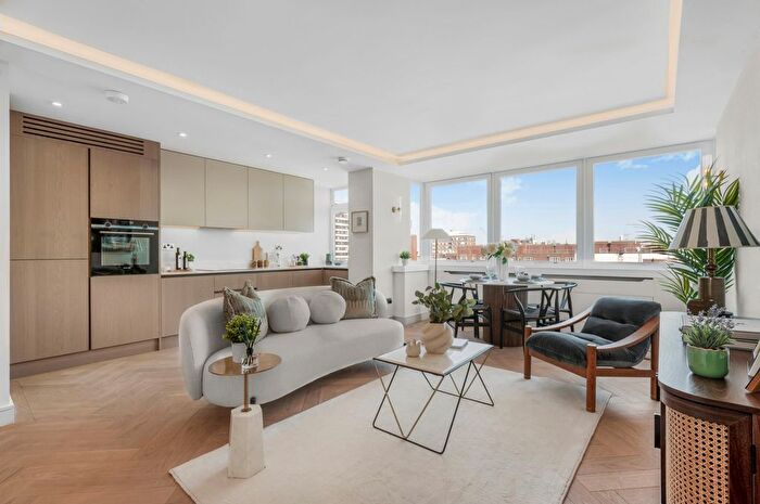 2 Bedroom Flat To Rent In Porchester Place, Connaught Village, W2