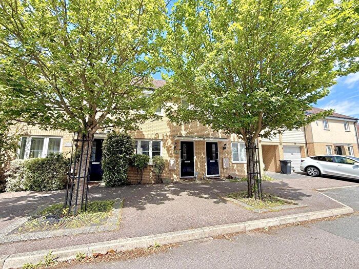 2 Bedroom Terraced House For Sale In Wolseley Drive, Dunstable, LU6