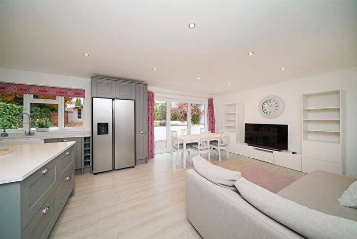 4 Bedroom Detached House For Sale In Butt Field View, St. Albans, AL1